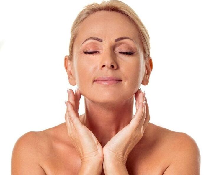 massage de la peau du visage pour le rajeunissement